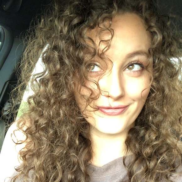 Meet your Posher, Abby - Picture 1 of 1